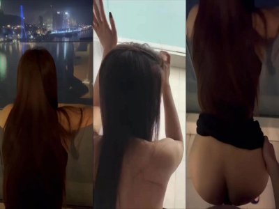 Cho em làm thằn lằn bám kính ở khách sạn